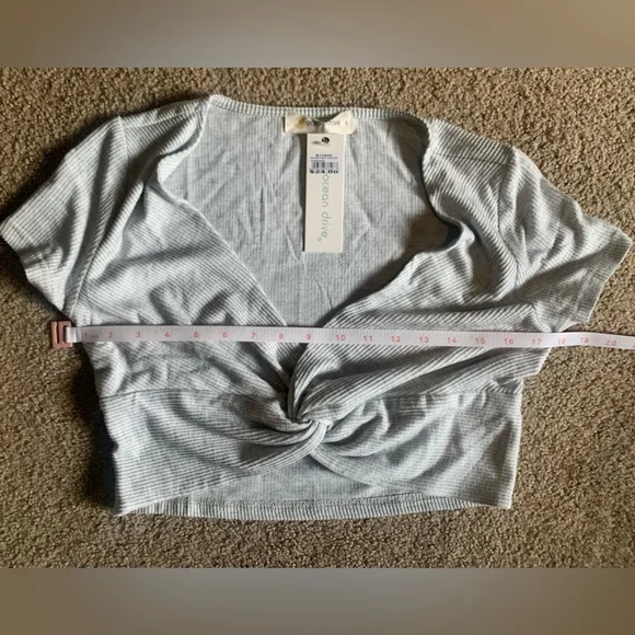 NWT Women’s Ocean Drive Rib Knit Twist Front Tee Harbor Grey Soft Cropped Large - Picture 7 of 8